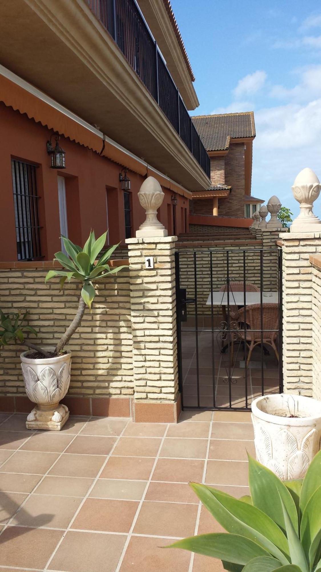Hostal Noli Chiclana de la Frontera Ngoại thất bức ảnh