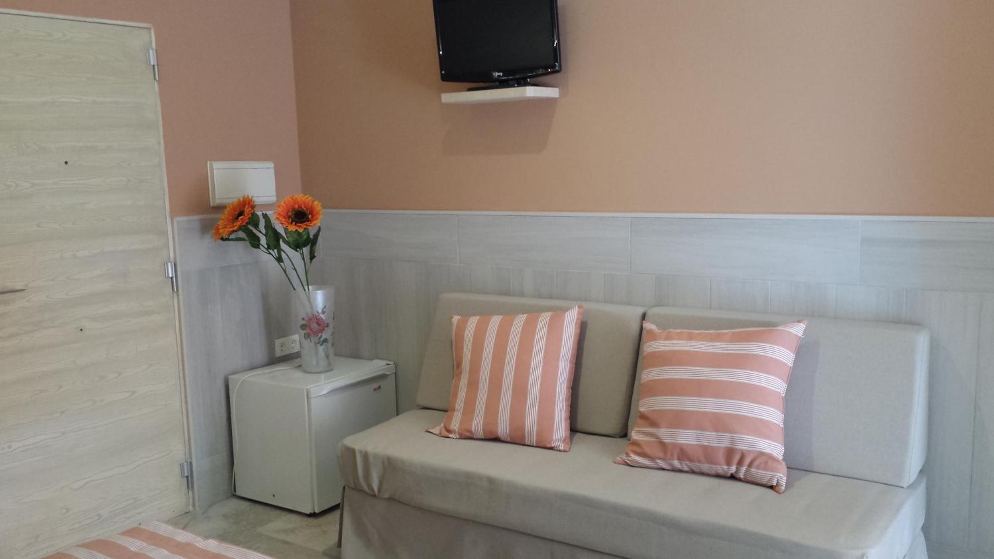 Hostal Noli Chiclana de la Frontera Ngoại thất bức ảnh