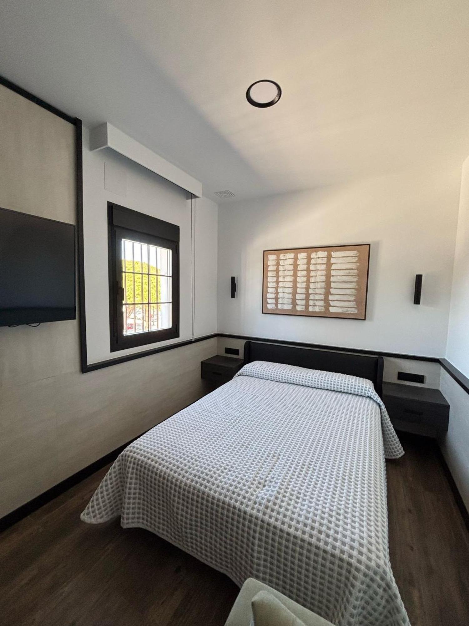 Hostal Noli Chiclana de la Frontera Ngoại thất bức ảnh