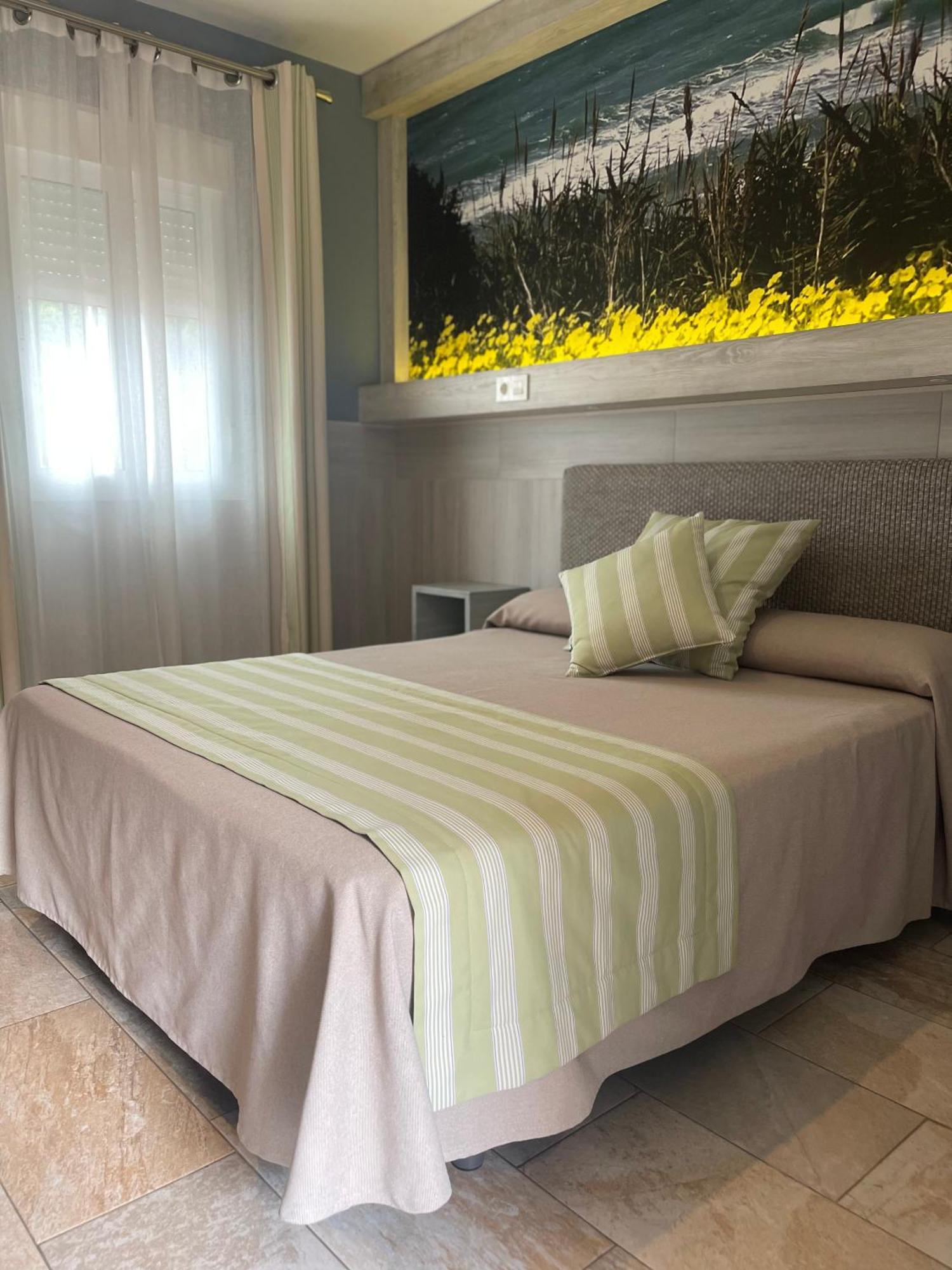Hostal Noli Chiclana de la Frontera Ngoại thất bức ảnh