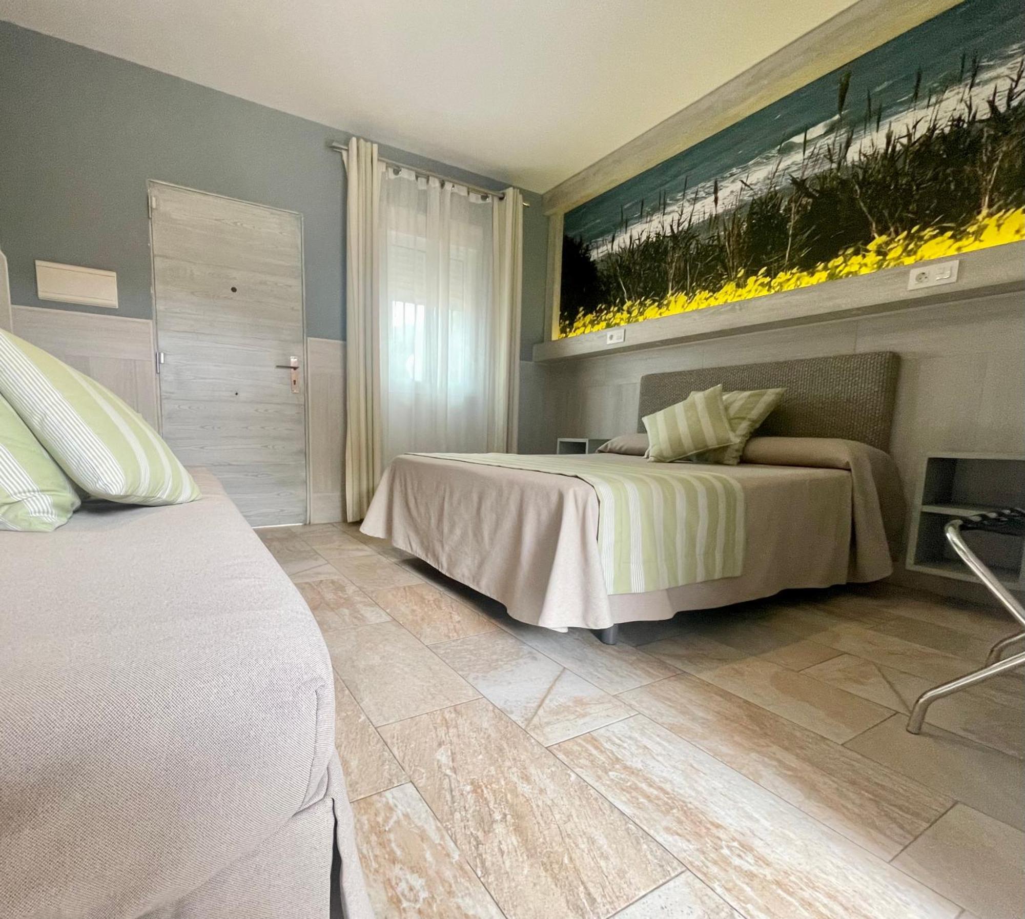 Hostal Noli Chiclana de la Frontera Ngoại thất bức ảnh