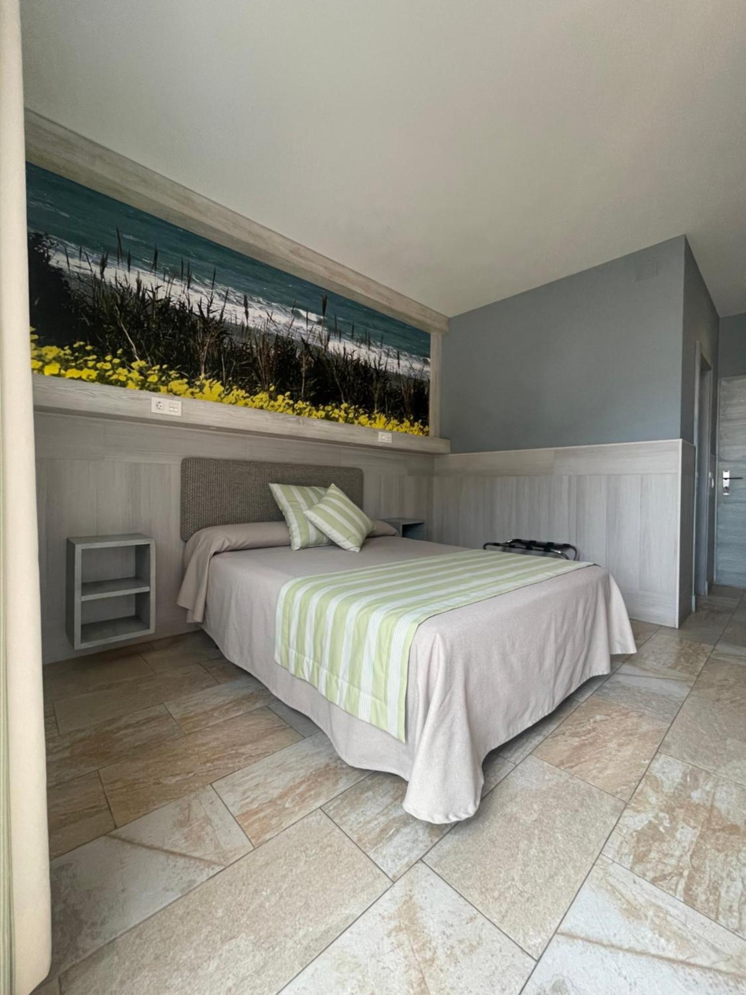 Hostal Noli Chiclana de la Frontera Ngoại thất bức ảnh