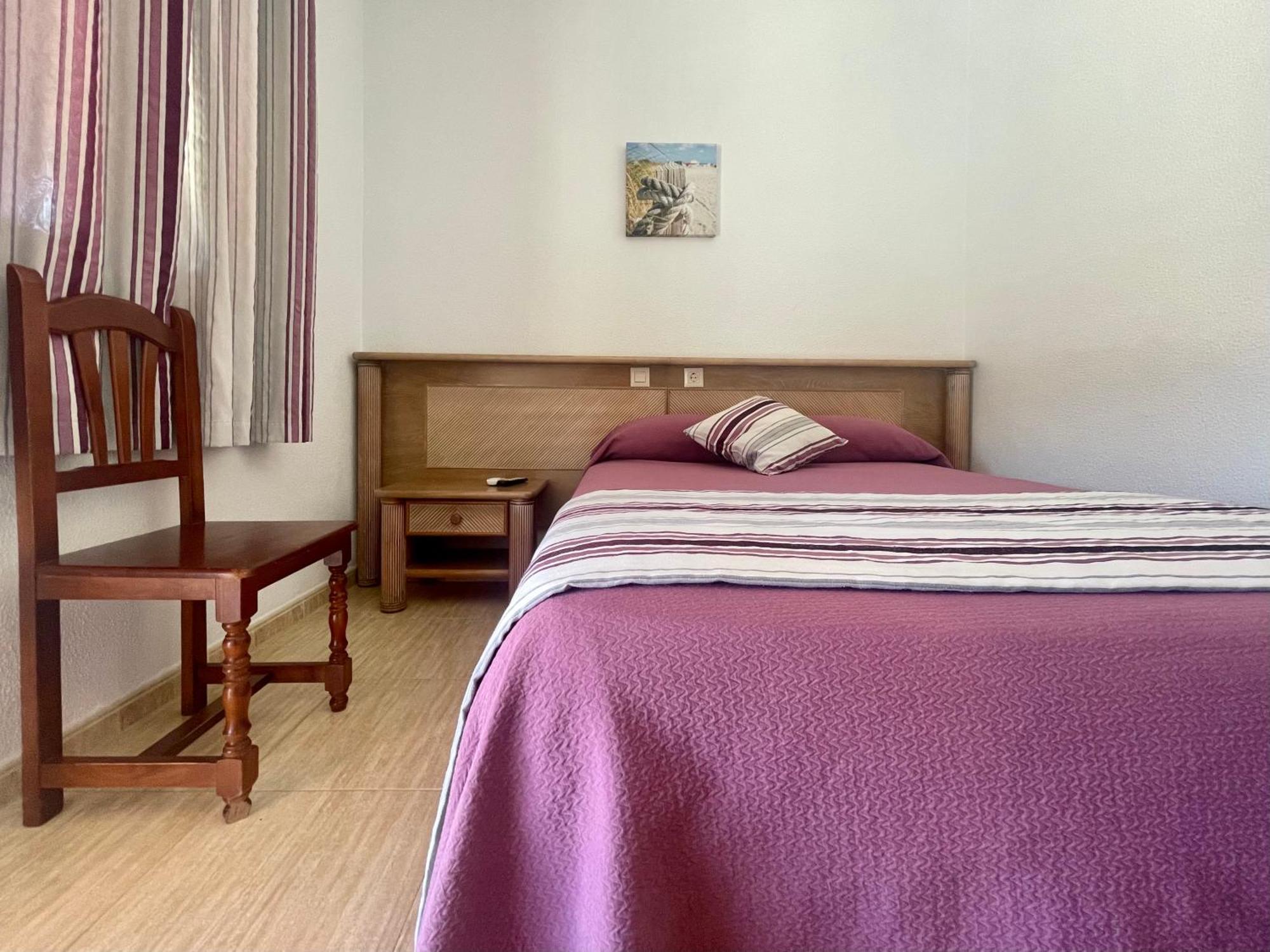 Hostal Noli Chiclana de la Frontera Ngoại thất bức ảnh