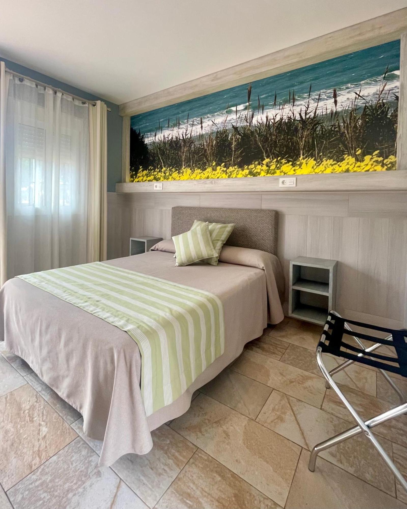 Hostal Noli Chiclana de la Frontera Ngoại thất bức ảnh