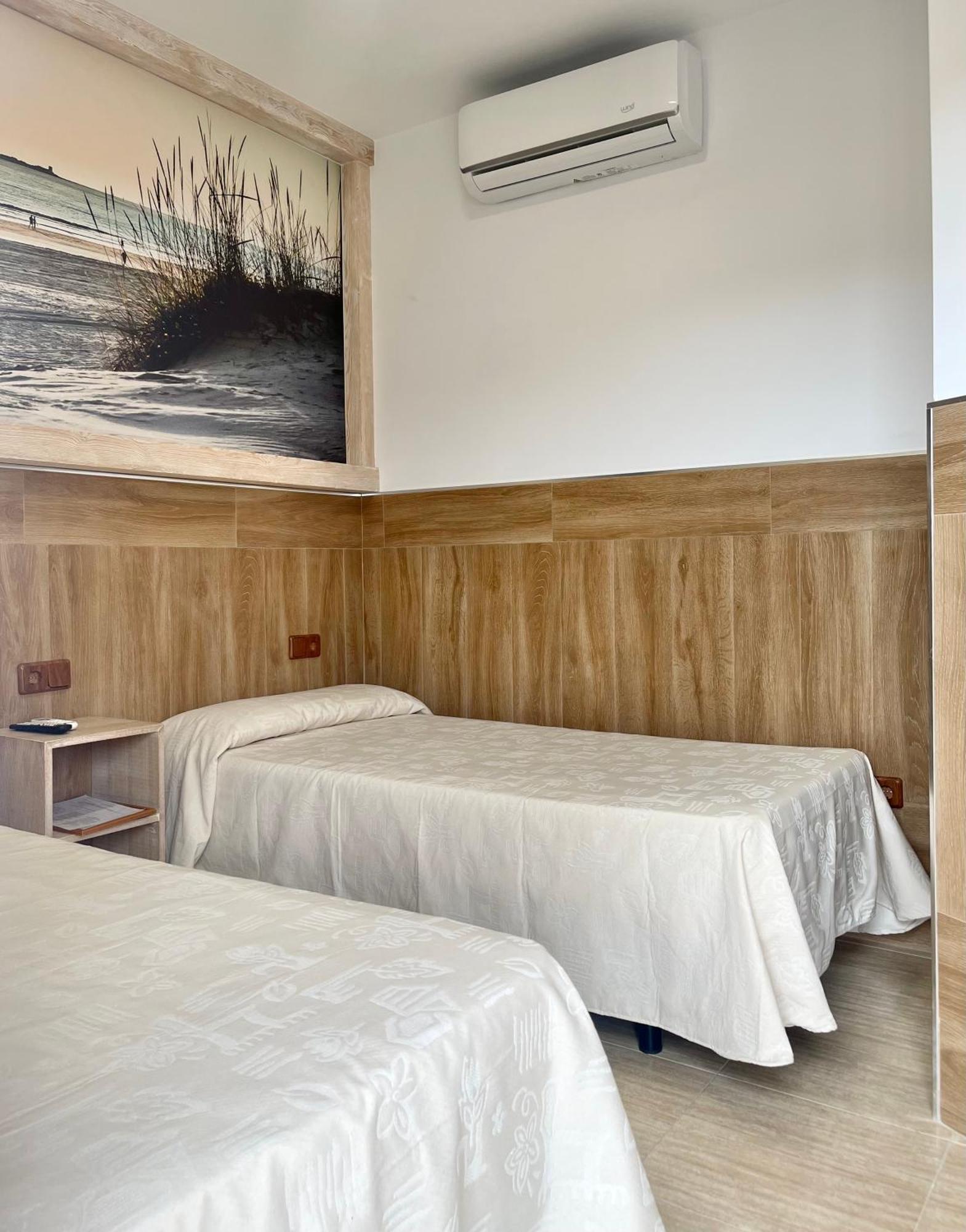 Hostal Noli Chiclana de la Frontera Ngoại thất bức ảnh